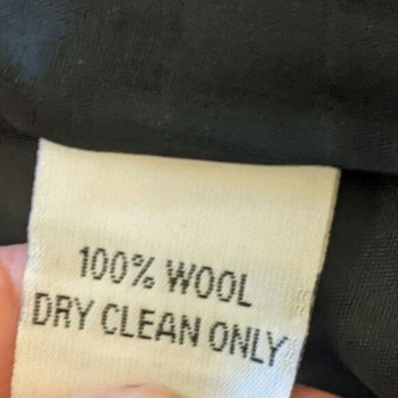 Talbots Black Wool VTG Blazer, Size 8 Button Close, Front Pockets, Shoulder Pads - Picture 8 of 10